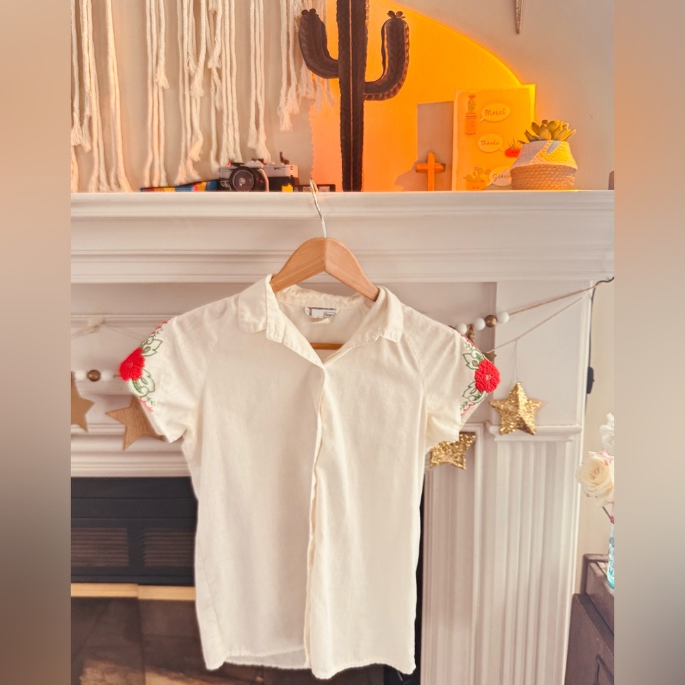 Vintage White Blouse – Embroidered